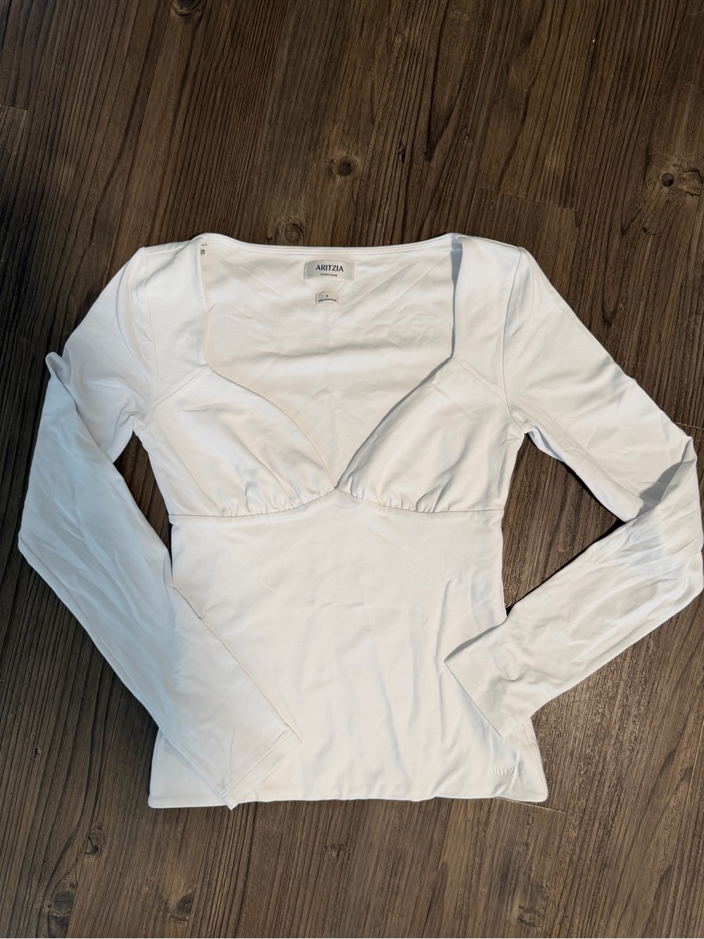 Aritzia White Long-Sleeve Contour V-Neck Fitted Top